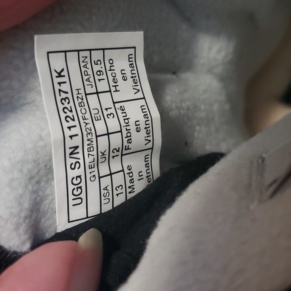 Uggs unisex boot size 13 - Picture 8 of 11